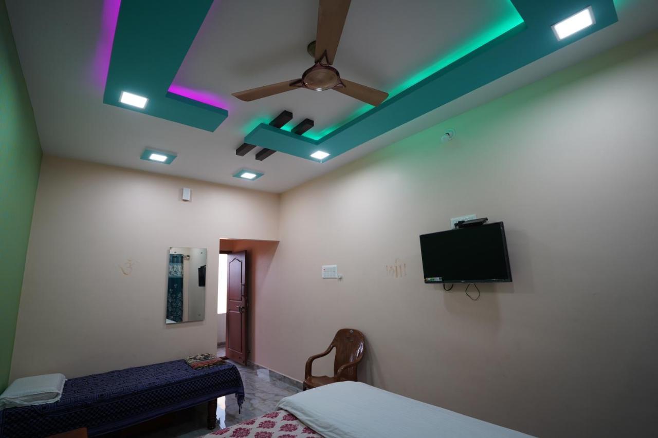 Akash Homestay Hampi Esterno foto