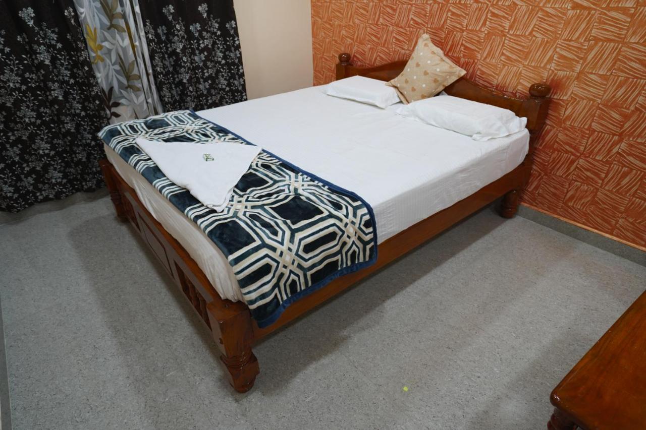 Akash Homestay Hampi Esterno foto
