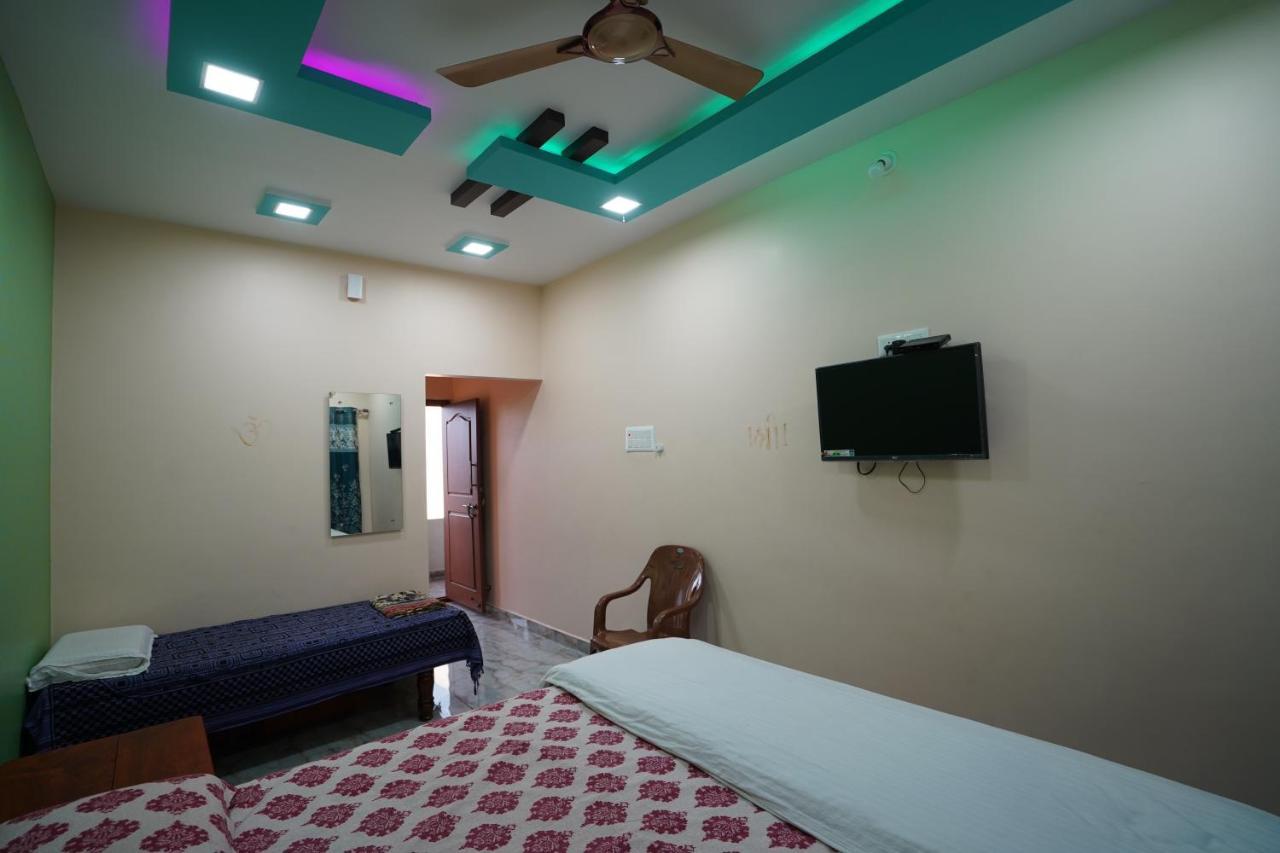 Akash Homestay Hampi Esterno foto